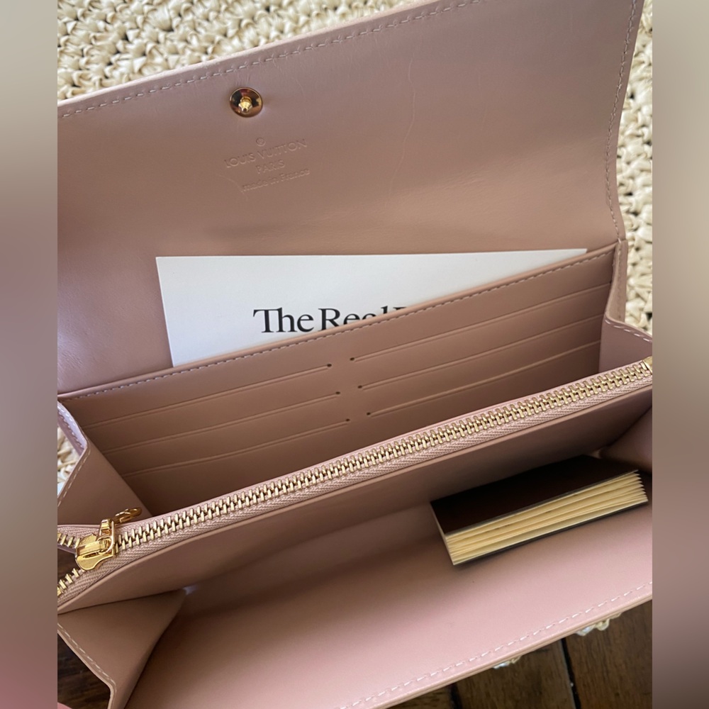 Louis Vuitton Nude Patent Vernis Monogram Long Wallet with Gold Snap - Picture 6 of 9